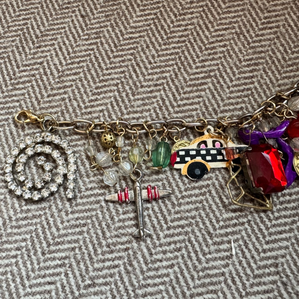 Vintage Karen Rossi for Silvestri Whimsical Shopping Statement Charm Bracelet - Picture 5 of 13